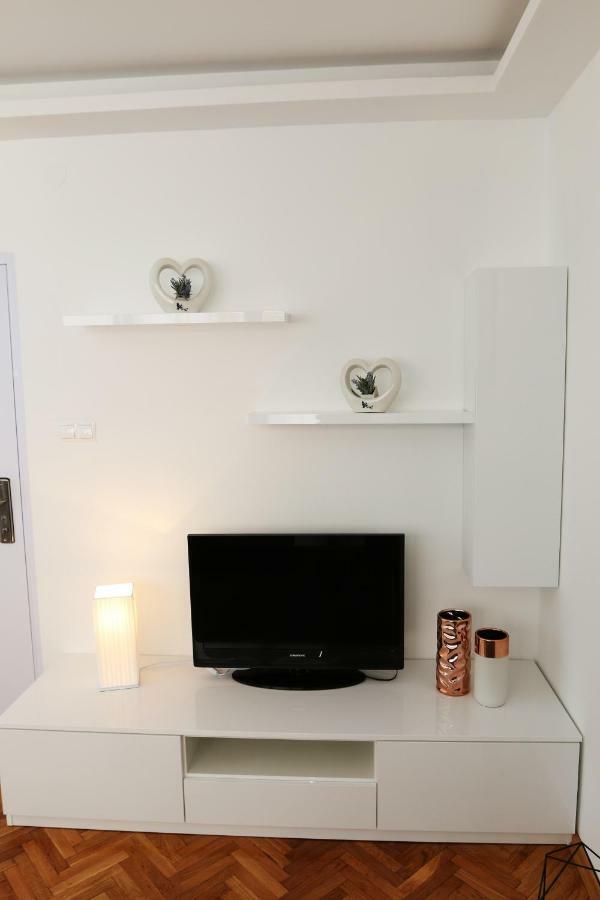Apartment Dina, Self Check In 0-24 Karlovac Exterior photo