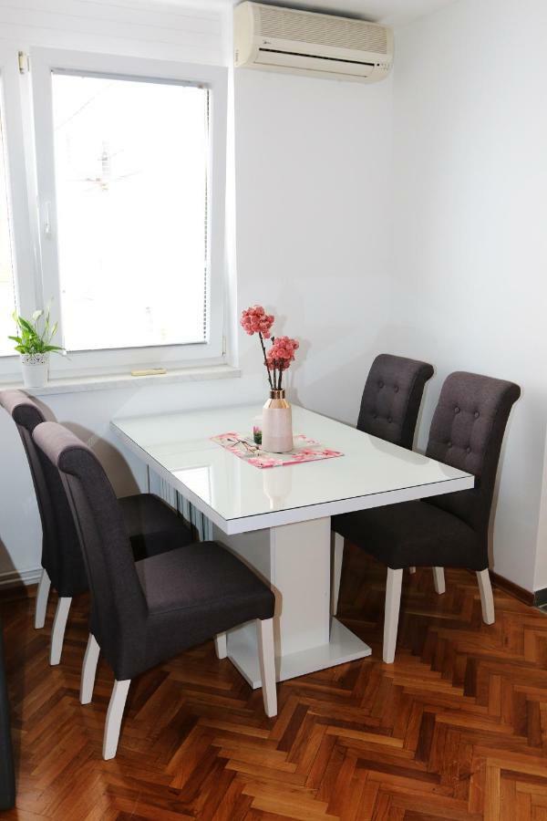 Apartment Dina, Self Check In 0-24 Karlovac Exterior photo